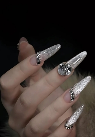 Professional Nail, Eyelash & Facial Services in the USA