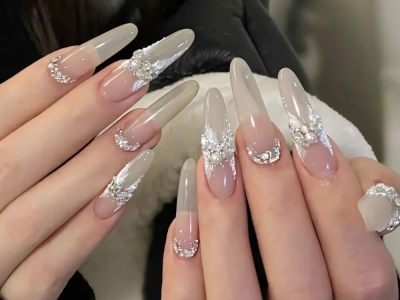 Hollywood Nails – Thoughtful Beauty Care for a Modern Lifestyle