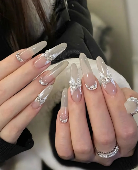 Hollywood Nails – Thoughtful Beauty Care for a Modern Lifestyle